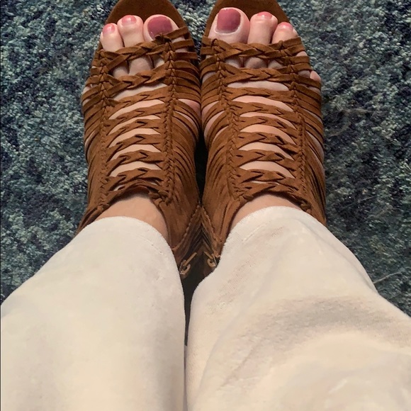 Guess suede sandals. - Picture 4 of 7
